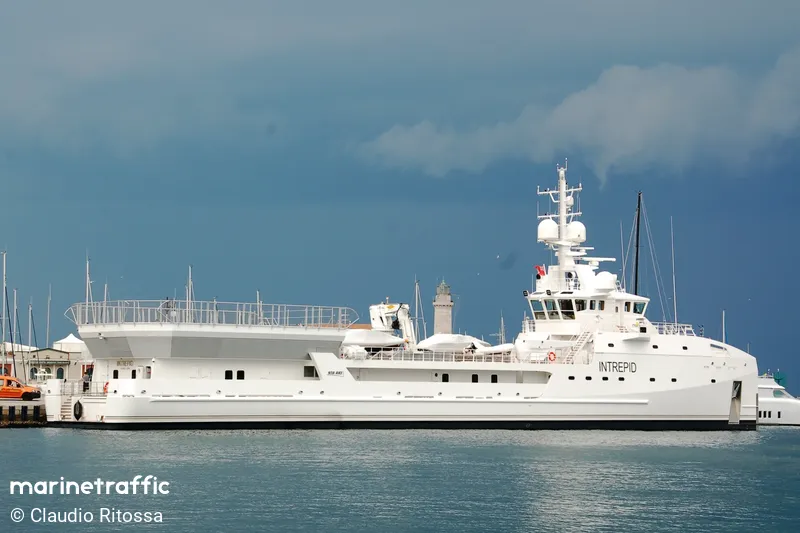 Intrepid — view 3