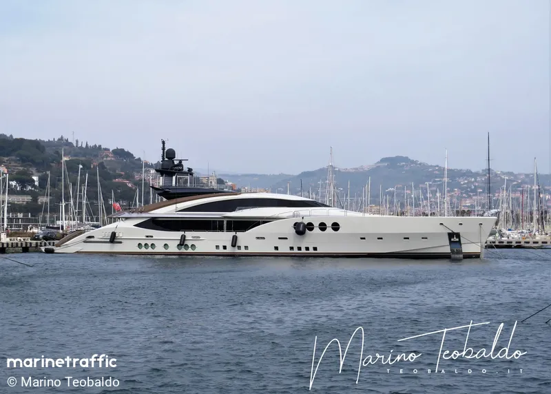 Lady M — view 4