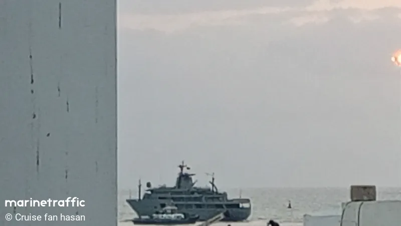 Loaloat Al Behar — view 3