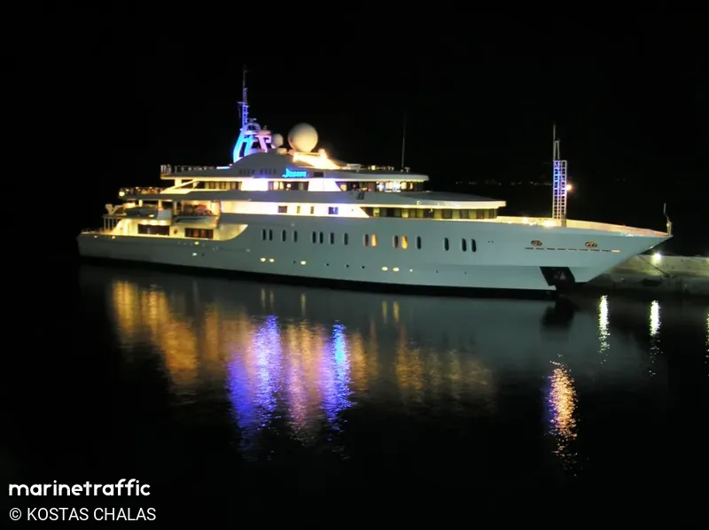 Queen Miri — view 4